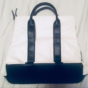Forever 21. Black & white large handbag.